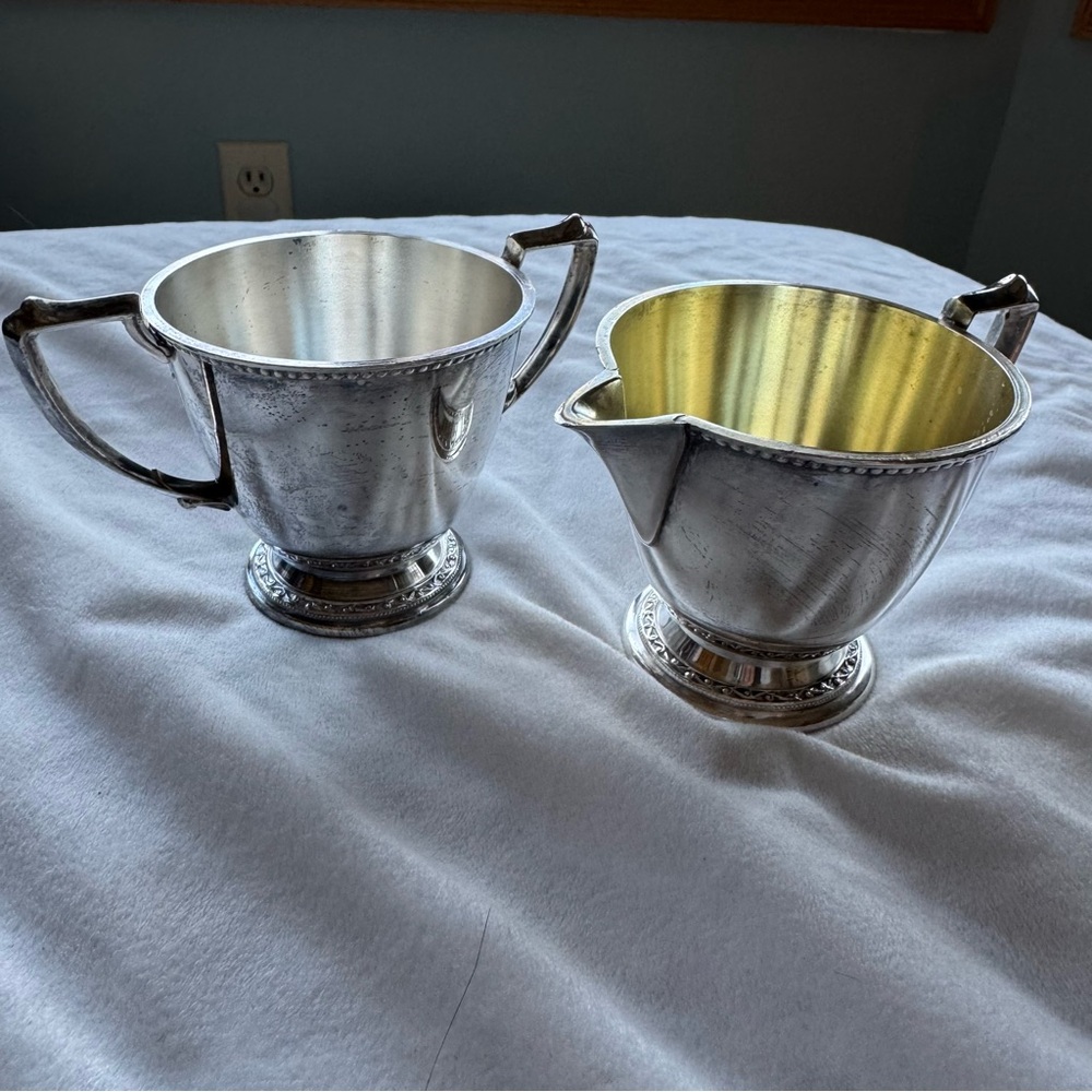 Vintage 1930s Lakewood Tudor Plate Oneida Community Cream and Sugar Set